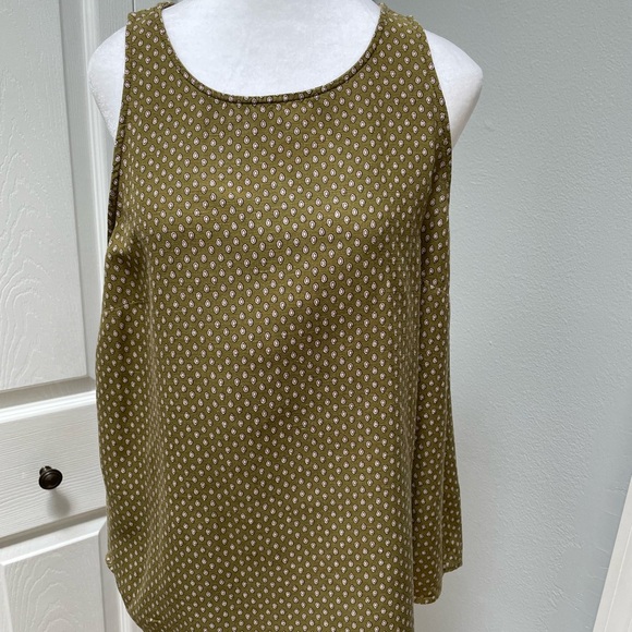 Olive Green Sleeveless Women's Top - Picture 1 of 2